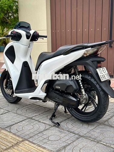 SH 125 ABS 2019 Hàng bỏ mẫu màu trắng Ngọc Trinh