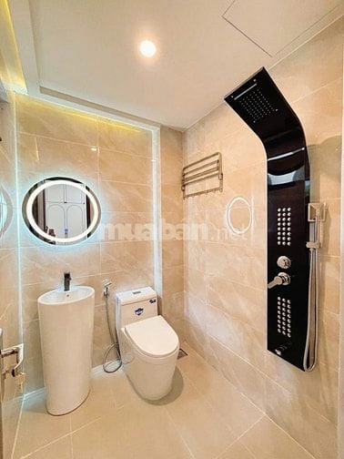 NHÀ ĐANG CHO THUÊ 1000USD CẦN BÁN 4 TỶ 250 NGAY LẠC LONG QUÂN SHR