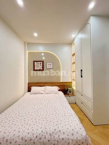 NHÀ ĐANG CHO THUÊ 1000USD CẦN BÁN 4 TỶ 250 NGAY LẠC LONG QUÂN SHR