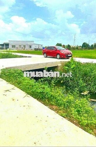 Chỉ 580 tr sở hữu 170m2 đất thổ View Kênh, sát Trung Tâm Lạc Tấn