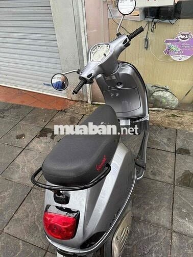 Xe tay ga Piaggio Vespa LX 125 màu xám