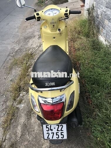 Atila Elizaberth màu vàng biển số tphcm