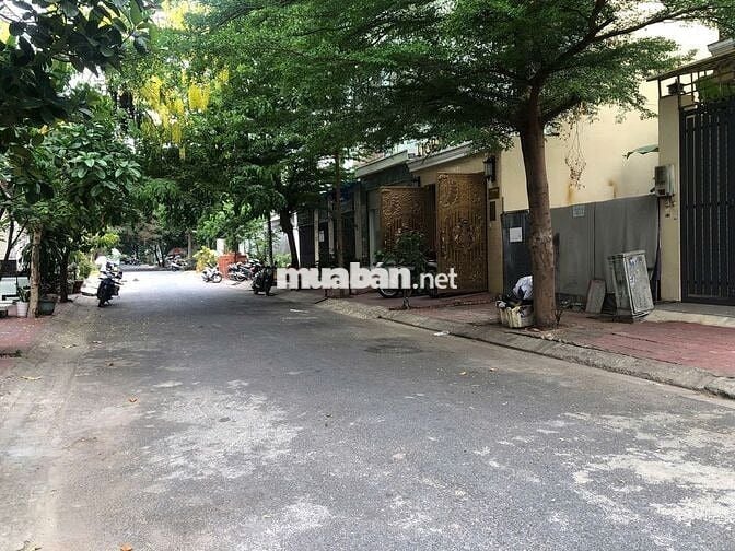 Cho thuê nhà full gỗ Đặng Thùy Trâm, DT: 4,5x20m. Có thang máy. 4PN