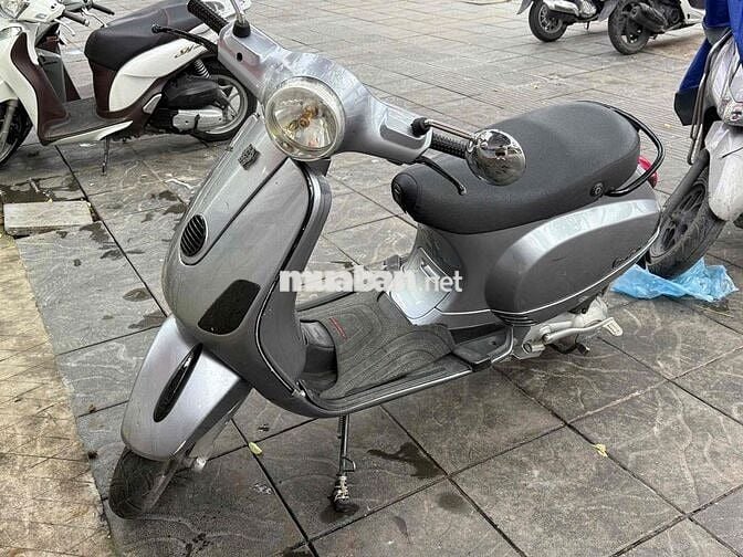 Xe tay ga Piaggio Vespa LX 125 màu xám