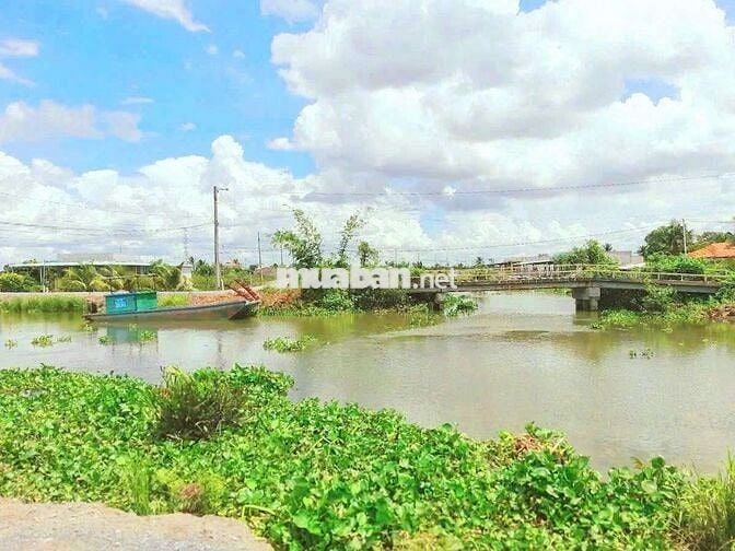 Quá rẻ, 390tr sở hữu 500m2 đất vườn view kênh cực đẹp
