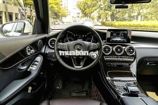 Mercedes Benz GLC 2019 200 - 30000 km