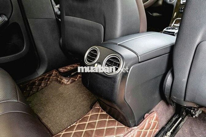 Mercedes Benz GLC 2019 200 - 30000 km