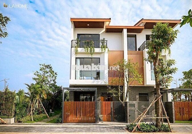 Bán nhà dự án bao gồm đất và nhà hoàn thiện tại dự án LA HOME Long An