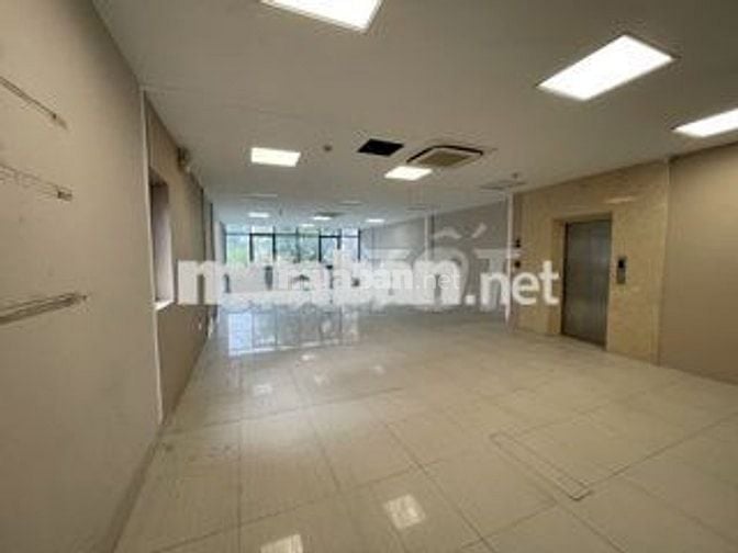 Văn Phòng 110m2 tại 710 Lạc Long Quân, Tây Hồ, Hà Nội