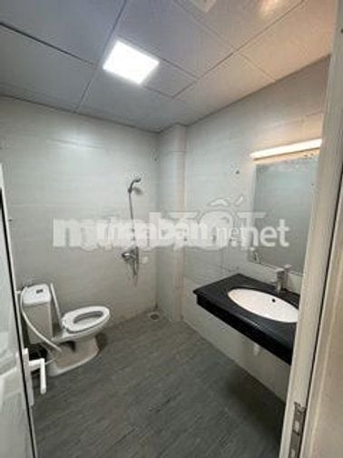 Văn Phòng 110m2 tại 710 Lạc Long Quân, Tây Hồ, Hà Nội