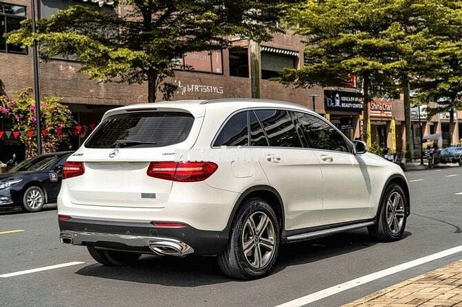 Mercedes Benz GLC 2019 200 - 30000 km
