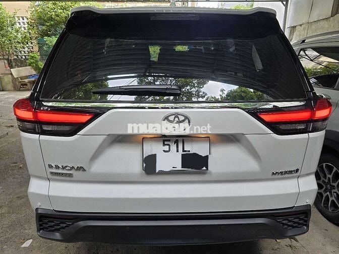 Innova cross HEV 2024 -3080 km