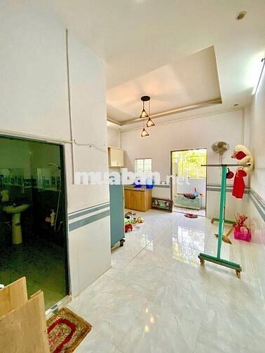 Bán gấp căn nhà cấp 4 ở 1/ Đ. Tân Hiệp 4 , Hóc Môn 102m2 SHR giá 865tr