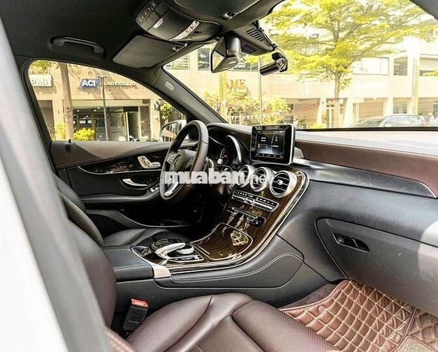 Mercedes Benz GLC 2019 200 - 30000 km