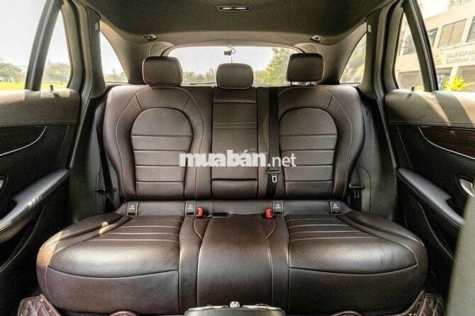Mercedes Benz GLC 2019 200 - 30000 km