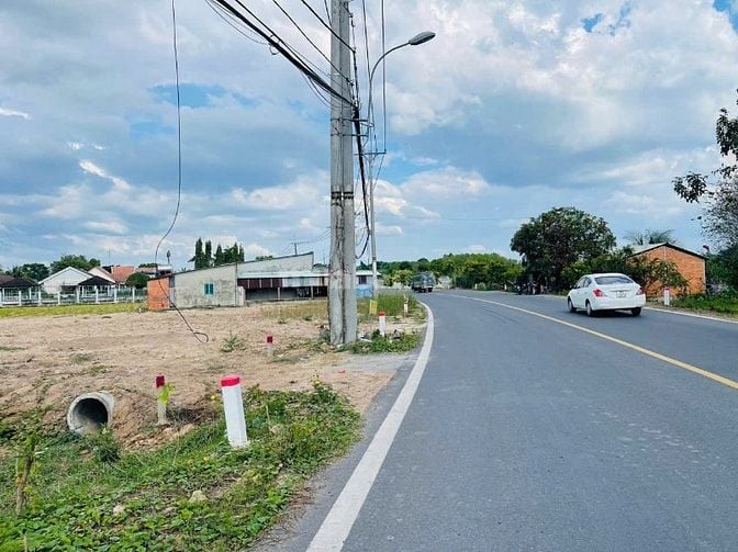 Mặt tiền Tỉnh Lộ 7, Củ Chi, 5x30=150m2, lô cặp, Sổ riêng, Giá 2.3 tỷ