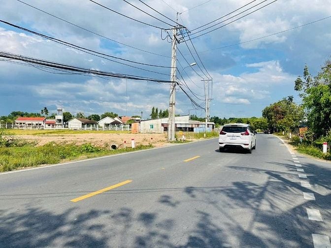 Mặt tiền Tỉnh Lộ 7, Củ Chi, 5x30=150m2, lô cặp, Sổ riêng, Giá 2.3 tỷ