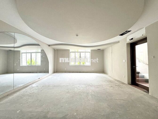 Cho Thuê Mặt Bằng Góc Hai Mặt Tiền Ngang 8m Ngay Học Viện Cán Bộ