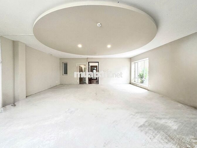 Cho Thuê Mặt Bằng Góc Hai Mặt Tiền Ngang 8m Ngay Học Viện Cán Bộ