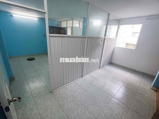 Cho thuê gấp chung cư 2 phỏng ngủ có cửa sổ trung tâm quận 5 giá siêu