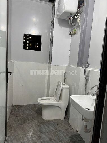 Cho thuê phòng tầng 7 để ở và làm việc