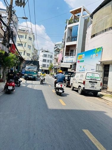 NHÀ ĐẸP CHÍNH CHỦ-DTSD 200M2-PHÚ TRUNG TÂN PHÚ-HXH SÁT MẶT TIỀN-8.X TỶ