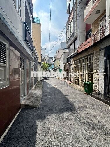 Nhà 56m2, 3 tầng 3PN, xe hơi, Phan Văn Trị Bình Thạnh, đối diện Emart