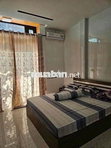 nhà trệt lầu trục chính hẻm 483 đường 30/4. ô tô đậu trong nhà