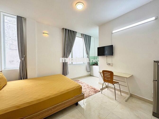 PHÒNG CỬA SỔ LỚN NEW - CÓ THANG MÁY LÊ VĂN SỸ Q.3