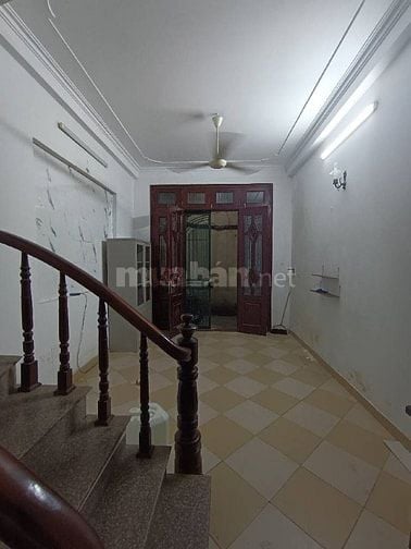 Bán nhà phố Chính Kinh MT 6.5m– ngõ rộng, gần ô tô 10m – 4 tầng ở ngay