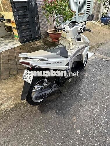 chính chủ cần bán xe Air Blade 2017