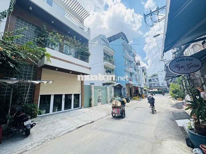 Đất Ngan 6m, 2 mặt tiền trươc sau, đường nhựa 11m