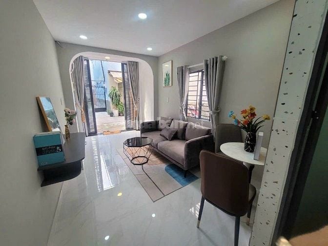 3 tỷ hẽm xh thông - sát mặt tiền - gấp bán.