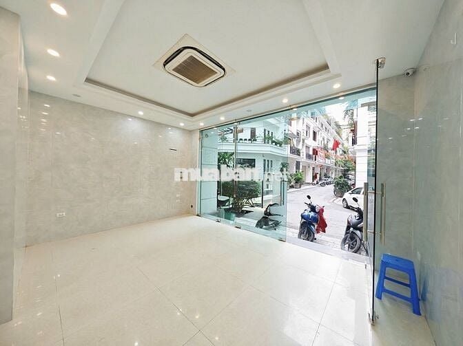 Cho thuê nhà 90 Nguyễn Tuân 70m2 3T chỉ 35tr yên tĩnh sẵn nội thất