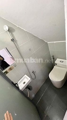 3 tỷ hẽm xh thông - sát mặt tiền - gấp bán.