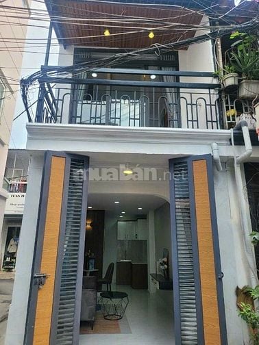 3 tỷ hẽm xh thông - sát mặt tiền - gấp bán.