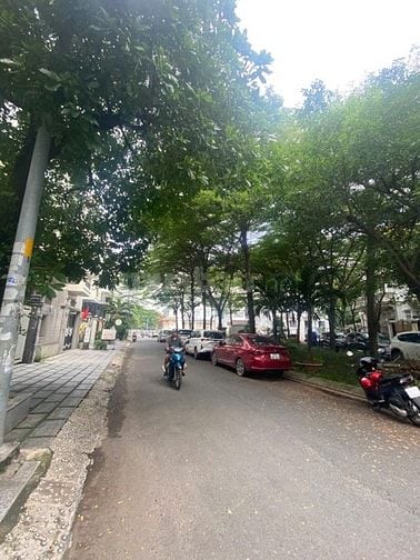 BÁN NHÀ PHỐ KDC HIM LAM P TÂN HƯNG DT:7,5X20M GIÁ BÁN 28 TỶ VỊ TRÍ ĐẸP