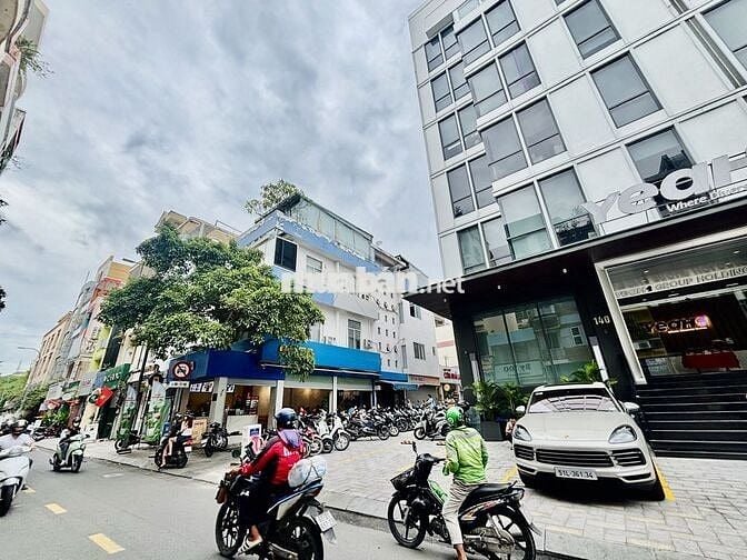DT 8x20m, GIÁ THUÊ RẺ 50Triệu - Nhà Mặt tiền Nguyễn Văn Thủ, Quận 1