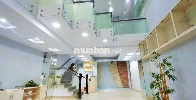 Cho thuê nhà mặt tiền đường Hiền Vương, dt 4x18 trệt 3 lầu
