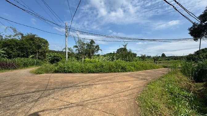 Lô đất dài thòng lòng có thổ cư tha hồ xây nhà phía sau giáp Suối