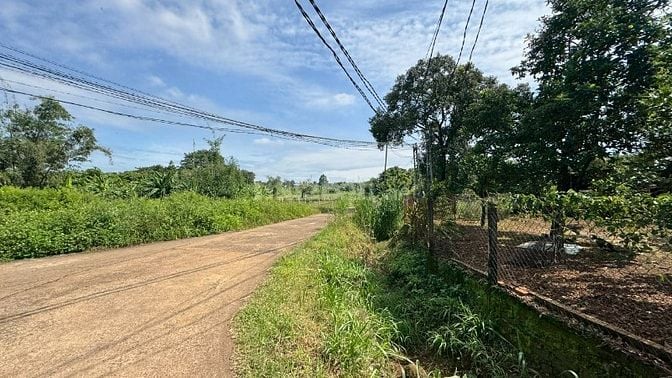 Lô đất dài thòng lòng có thổ cư tha hồ xây nhà phía sau giáp Suối