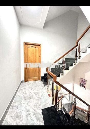 Bán nhà mới 4 tầng, 80m2, Mặt Tiền đường 621 Nguyễn Ảnh Thủ, Quận 12.