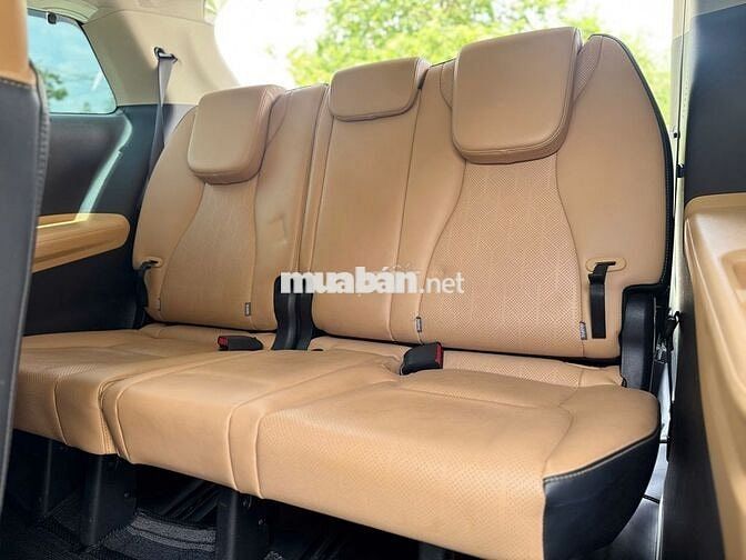 Kia Carnival 2023 Premium 2.2D 8S - 80,000 km.