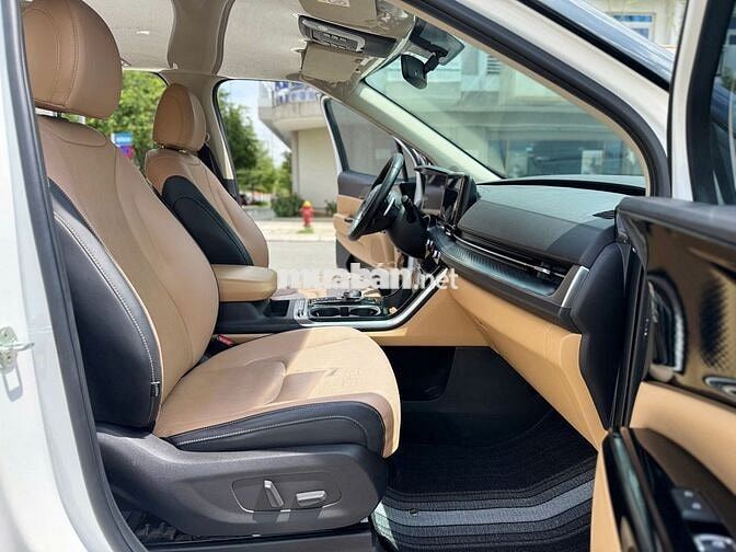 Kia Carnival 2023 Premium 2.2D 8S - 80,000 km.