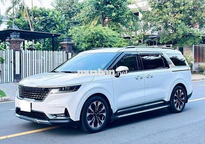 Kia Carnival 2023 Premium 2.2D 8S - 80,000 km.