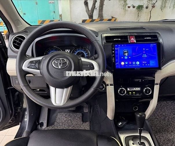 RUSH 1.5AT 2021 - Màu đen - Giá 530 triệu