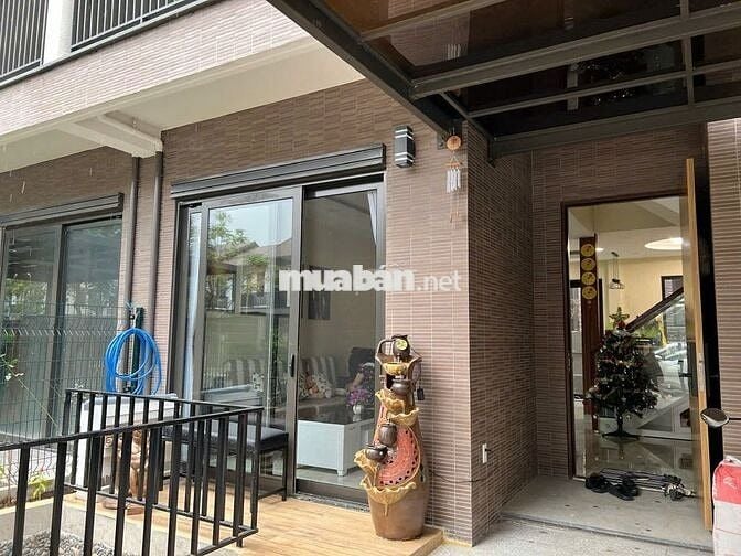 Bán nhà phố vườn trục 16m full nội thất vào ở ngay