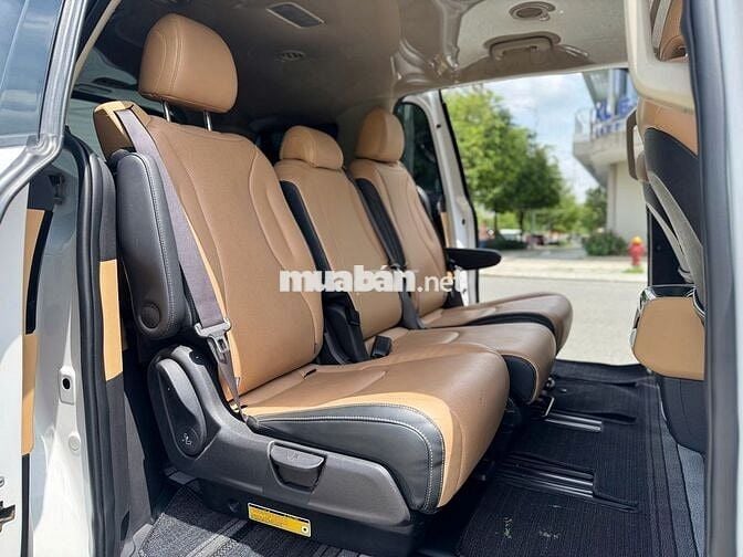 Kia Carnival 2023 Premium 2.2D 8S - 80,000 km.