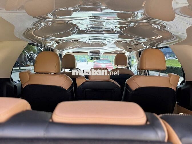 Kia Carnival 2023 Premium 2.2D 8S - 80,000 km.