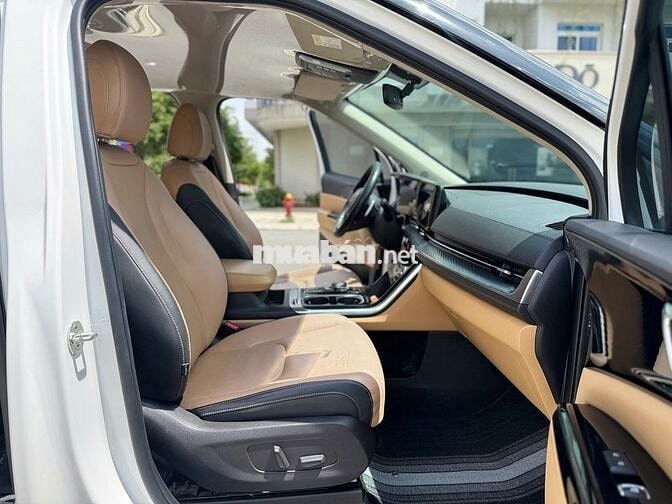 Kia Carnival 2023 Premium 2.2D 8S - 80,000 km.